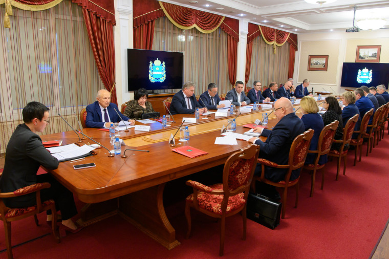 В Калуге обсудили актуальные вопросы профилактики коррупции в региональных и муниципальных органах власти. В Калуге обсудили актуальные вопросы профилактики коррупции в региональных и муниципальных органах власти.